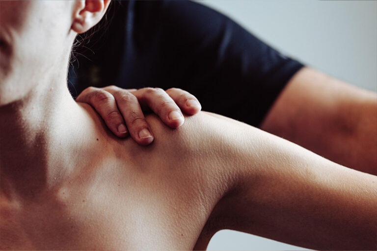¿Qué es el hombro congelado o capsulitis retráctil del hombro?